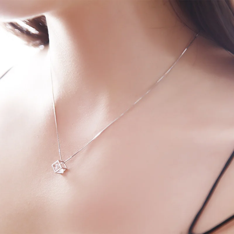 Trendy Fashion Smart Skirt S925 Silver Necklace Elegant Temperament Fan Shape Pendant Beautifully Customized Gifts for Women
Trendy Fashion Smart Skirt S925 Silver Necklace Elegant Temperament Fan Shape Pendant Beautifully Customized Gifts for Women