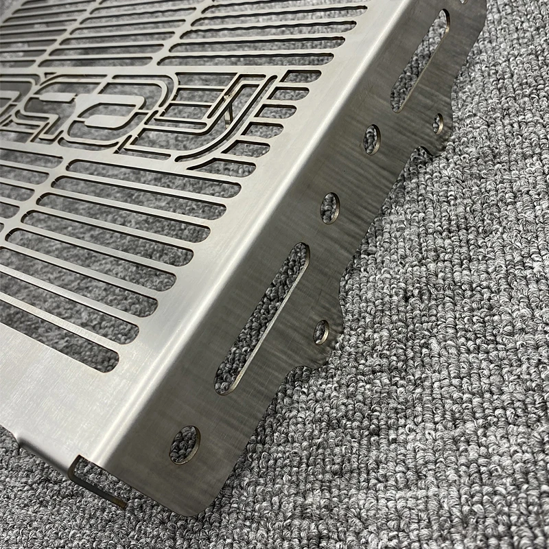 For HONDA CMX500 REBEL 304 Stainless steel Radiator Grille Grill Guard Cover 2017 2018 2019 2020 
For HONDA CMX500 REBEL 304 Stainless steel Radiator Grille Grill Guard Cover 2017 2018 2019 2020