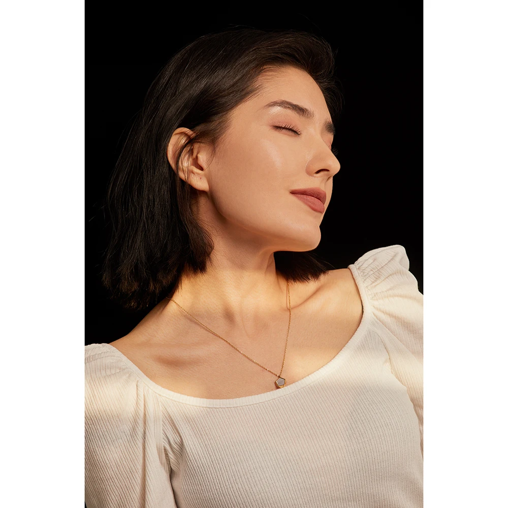 Yhpup Exquisite Natural Shell Star Pendant Necklace 316L Stainless Steel Women 18 K Trendy Necklace Jewelry Bijoux Femme Gift
Yhpup Exquisite Natural Shell Star Pendant Necklace 316L Stainless Steel Women 18 K Trendy Necklace Jewelry Bijoux Femme Gift