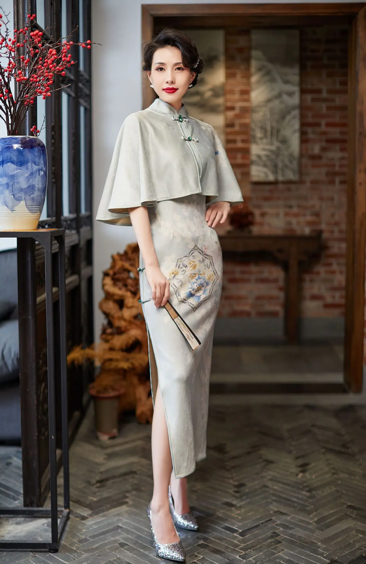 Autumn Winter Printed Suede Cheongsam With Shawl Elegant Traditional Chinese Mandarin Collar Long Qipao Oversize 4XL
Autumn Winter Printed Suede Cheongsam With Shawl Elegant Traditional Chinese Mandarin Collar Long Qipao Oversize 4XL