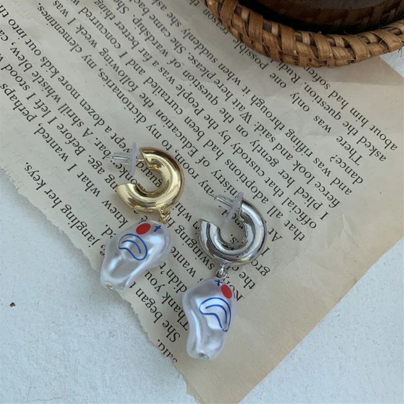 R58E Baroque Clown Face White Pearl Drop Earrings Asymmetric Funny Clown Personality Unique Women Earrings Fashion Jewelry
R58E Baroque Clown Face White Pearl Drop Earrings Asymmetric Funny Clown Personality Unique Women Earrings Fashion Jewelry