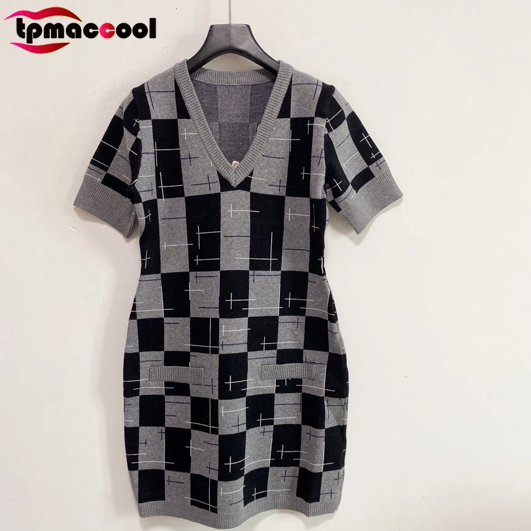 French Designer Dress for Women 2021 Branded Fashion Knitted Wool Blended Fashion Brand Letter Embroidery Mini Bodycon Dresses
French Designer Dress for Women 2021 Branded Fashion Knitted Wool Blended Fashion Brand Letter Embroidery Mini Bodycon Dresses