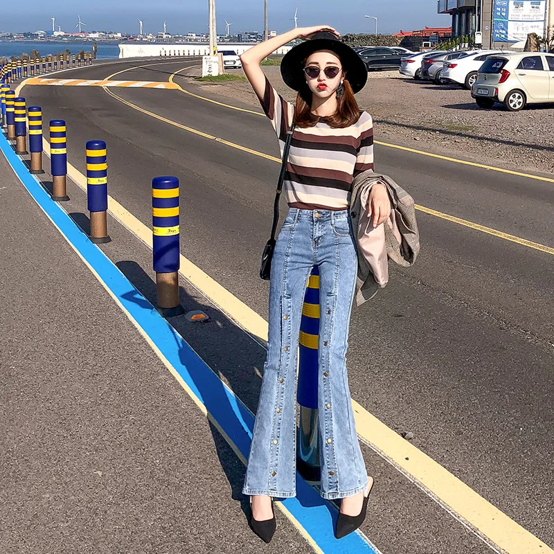 Fashion Button Design Flare Jeans Women Streetwear Office Zipper Wide Leg Jeans Vintage Slim Denim Trousers Female Light Blue
Fashion Button Design Flare Jeans Women Streetwear Office Zipper Wide Leg Jeans Vintage Slim Denim Trousers Female Light Blue