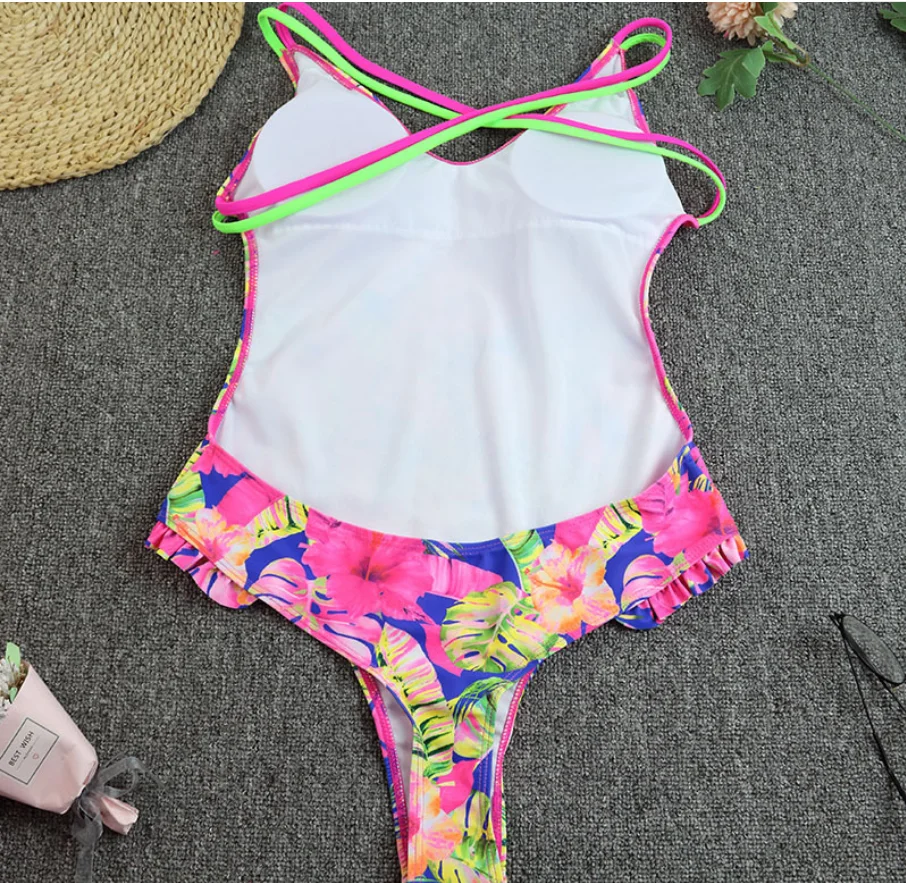 Floral Print Swimsuit 2021 Bikini Bandeau Swimwear High Cut One-Piece-Suit String Swimsuits Women Bathing Suit
Floral Print Swimsuit 2021 Bikini Bandeau Swimwear High Cut One-Piece-Suit String Swimsuits Women Bathing Suit