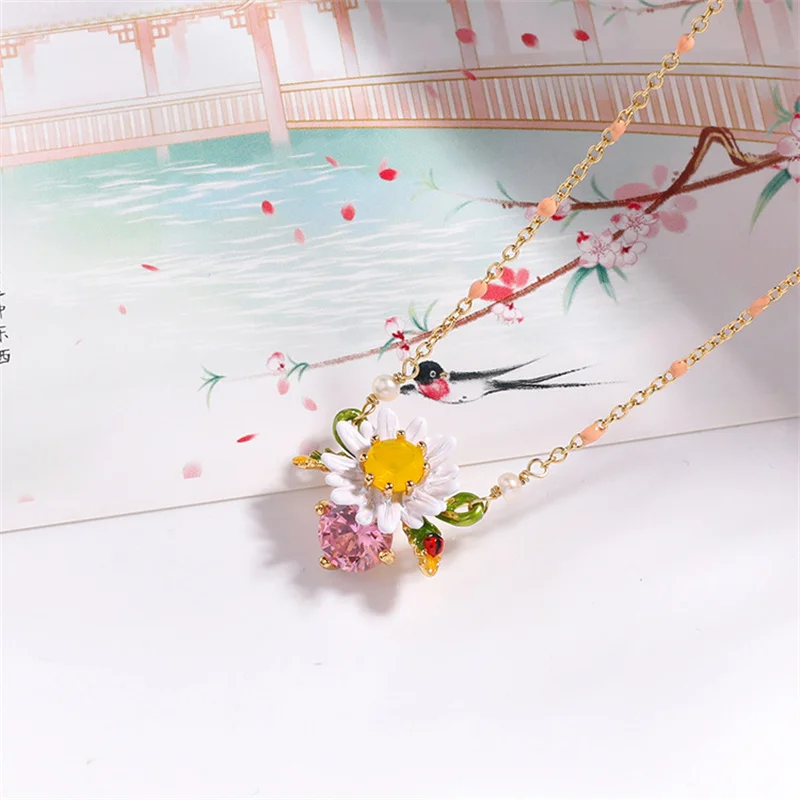 European and American Popular Items New Fashion Personality Simple White Handmade Enamel Flower Choker Clavicle Chain Necklace
European and American Popular Items New Fashion Personality Simple White Handmade Enamel Flower Choker Clavicle Chain Necklace
