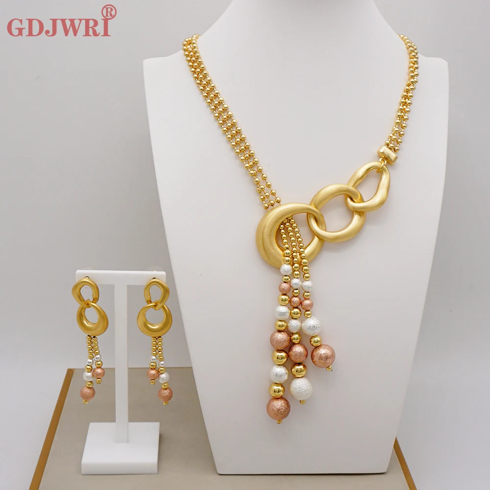 2022 Hot Selling Fashion Dubai Gold Jewelry Set Necklace Earrings Set Elegant Luxury Ladies Party Wedding Jewelry Set
2022 Hot Selling Fashion Dubai Gold Jewelry Set Necklace Earrings Set Elegant Luxury Ladies Party Wedding Jewelry Set