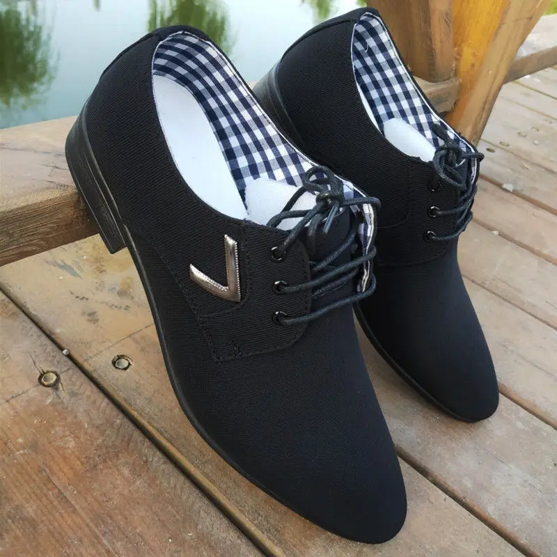 New men's shoes breathable sweat-absorbent cloth low-top business casual shoes British Korean version of low heel pointed shoes
New men's shoes breathable sweat-absorbent cloth low-top business casual shoes British Korean version of low heel pointed shoes