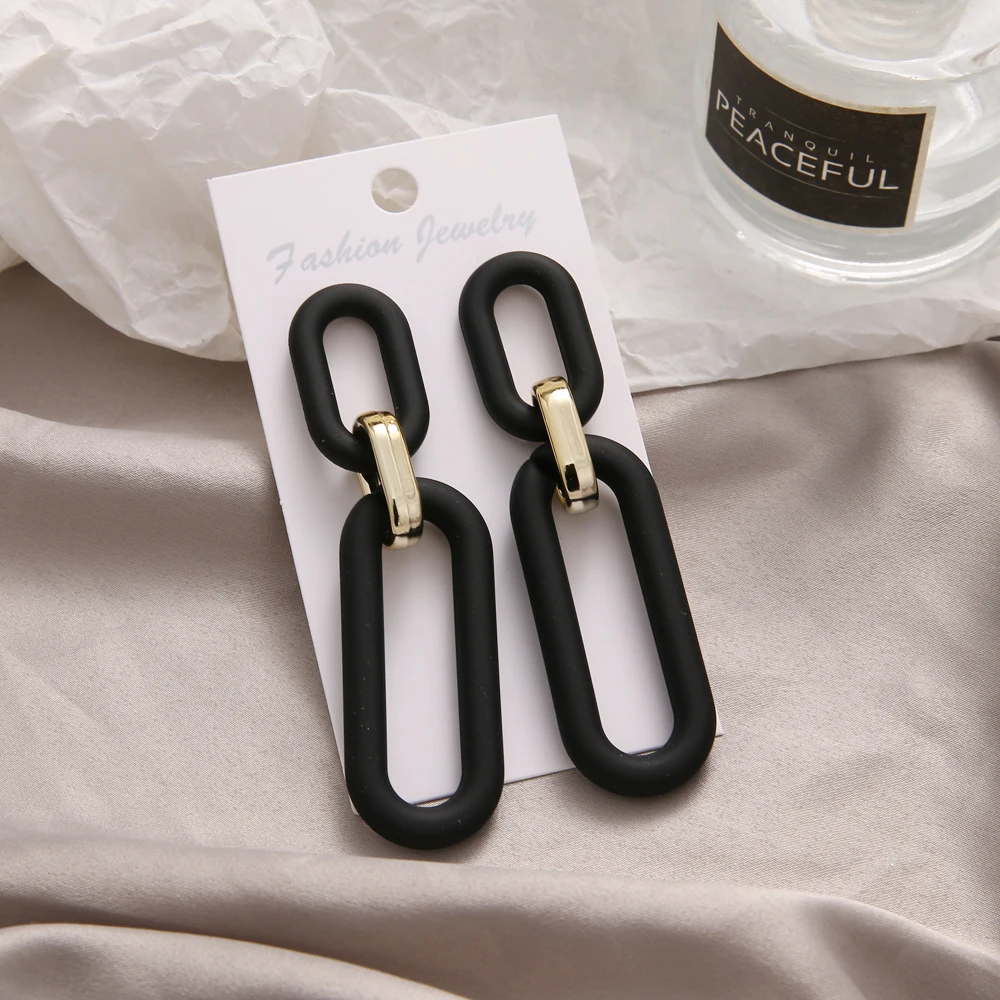 SUMU 2021 Korean Version Of The New Fashion Vintage Black Style Earrings Personaility Women Decorative Earrings Party Gifts
SUMU 2021 Korean Version Of The New Fashion Vintage Black Style Earrings Personaility Women Decorative Earrings Party Gifts