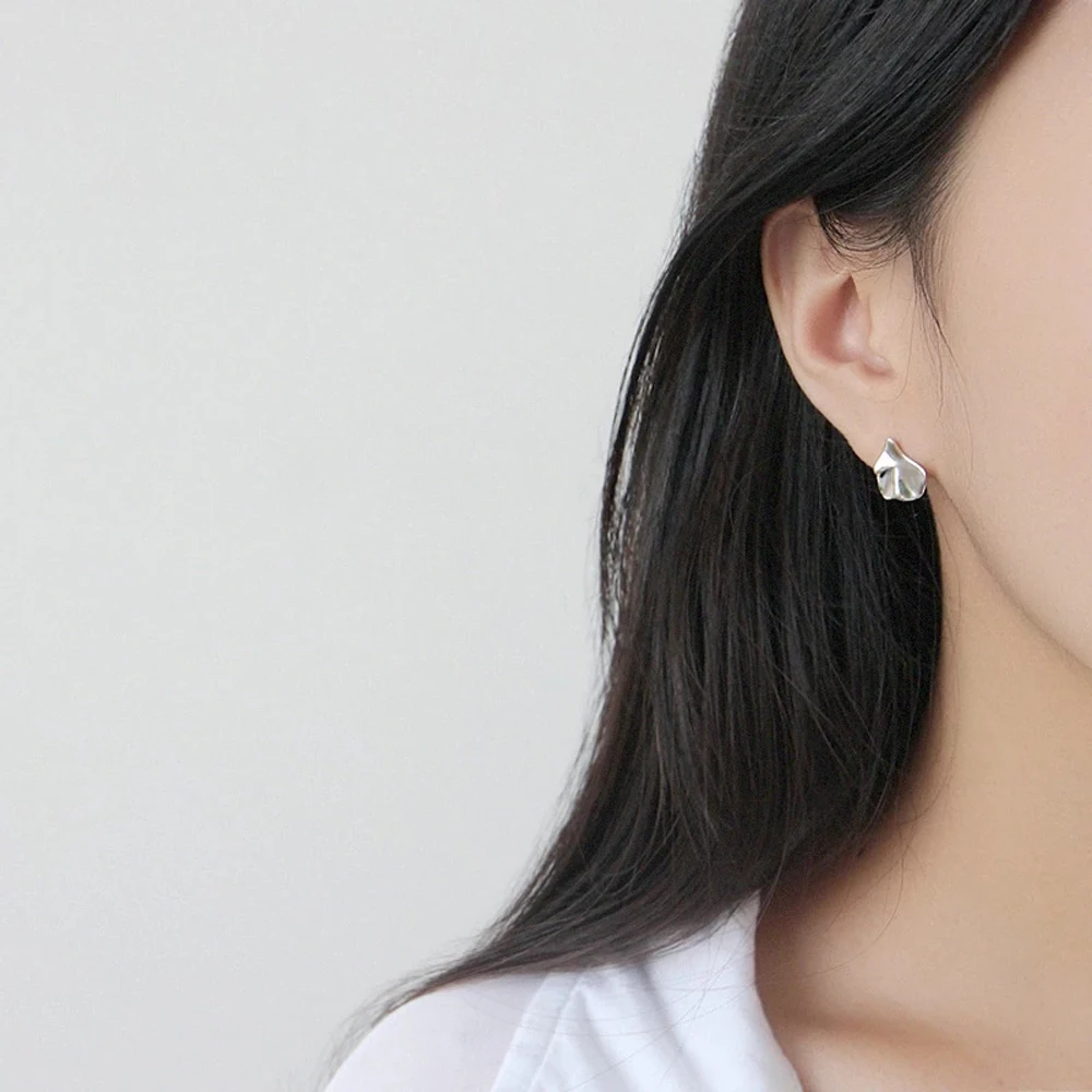 Contracted Fashionable Earrings Women's Fashion Romantic Personality Of Leaf Shape Stud Earrings Handmade Exquisite Gift
Contracted Fashionable Earrings Women's Fashion Romantic Personality Of Leaf Shape Stud Earrings Handmade Exquisite Gift