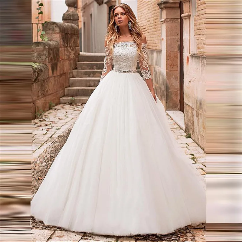 Bateau Neck Quarter Sleeves Lace Appliques Wedding Dresses Buttons Back Bridal Gowns Customized Bride Dress Formal 2020 Robe
Bateau Neck Quarter Sleeves Lace Appliques Wedding Dresses Buttons Back Bridal Gowns Customized Bride Dress Formal 2020 Robe