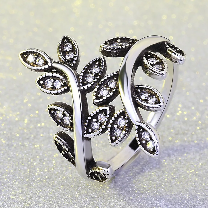 Vintage Exquisite Leaf Zircon Open Ring Women's Ring Exquisite Zircon Creative Jewelry Open Ring Wedding Ring Set Luxury Jewelry
Vintage Exquisite Leaf Zircon Open Ring Women's Ring Exquisite Zircon Creative Jewelry Open Ring Wedding Ring Set Luxury Jewelry