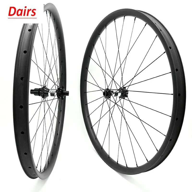 29er Carbon Mtb Disc Wheels 34x30mm Ultralight Pillar 1420 Tubeless Bike Wheels 110x15 148x12 DT350 Straight pull Boost 1400g
29er Carbon Mtb Disc Wheels 34x30mm Ultralight Pillar 1420 Tubeless Bike Wheels 110x15 148x12 DT350 Straight pull Boost 1400g
