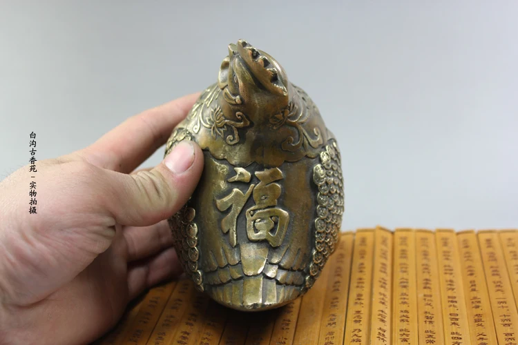 Zodiac brass copper Bedford hen chicken auspicious Lunar New Year good luck chicken antique antique ornaments shipping
Zodiac brass copper Bedford hen chicken auspicious Lunar New Year good luck chicken antique antique ornaments shipping