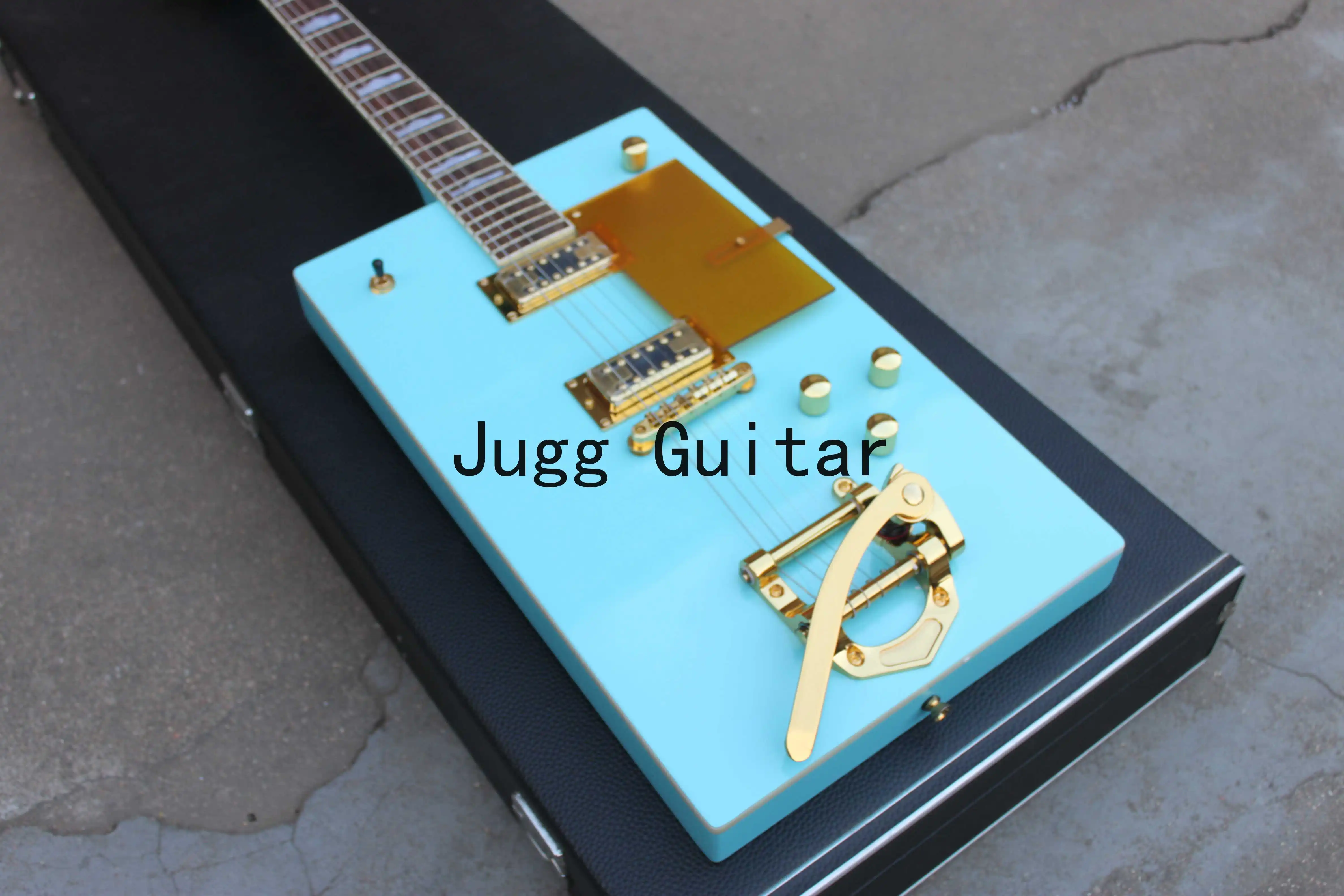 

Rare G5810 Bo Diddley Light Green Suqare Electric Guitar Imperial Tuners, Sparkle Gold Body Binding, Bigs Tremolo Bridge