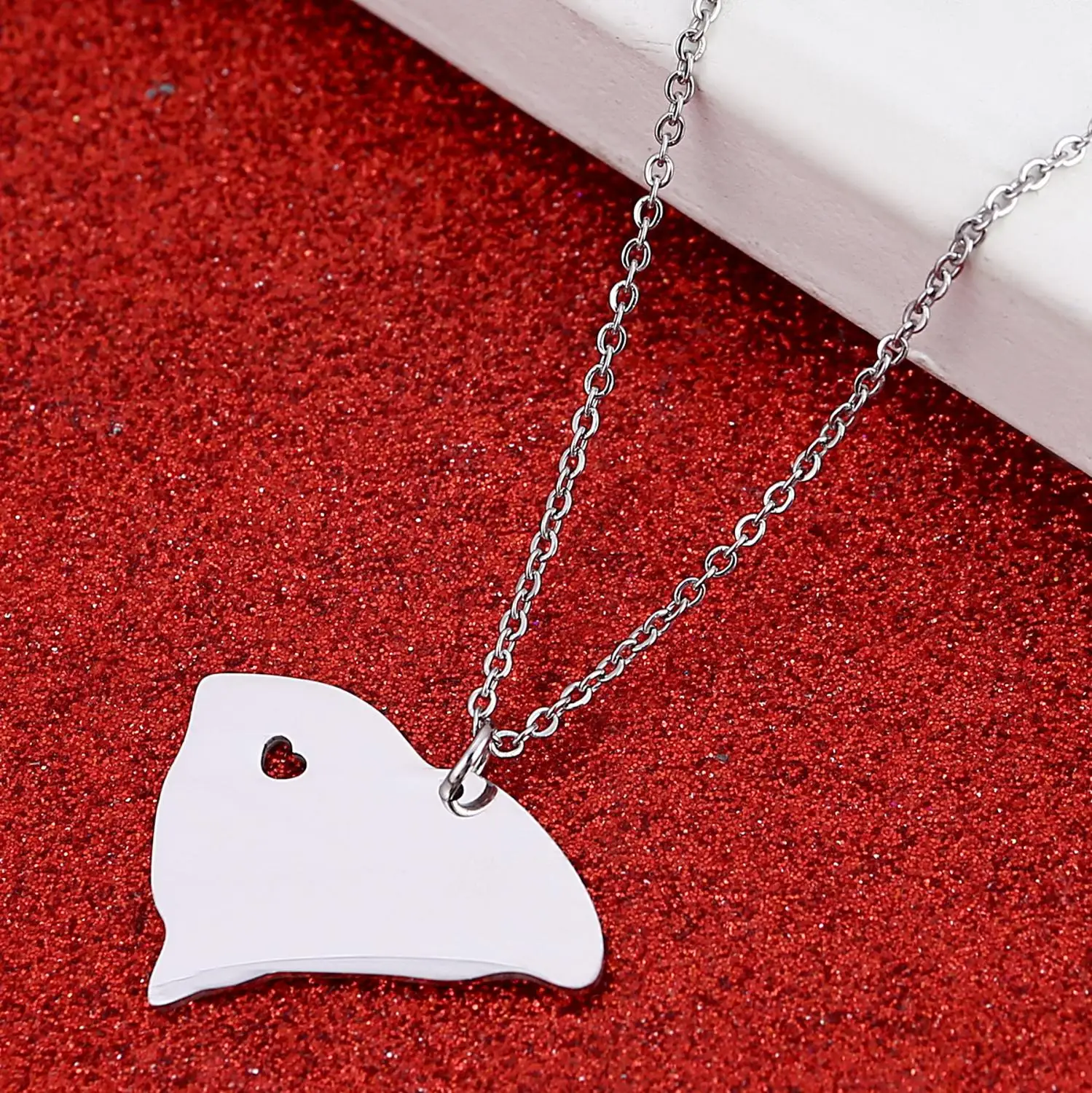 Кулон из нержавеющей стали серебряного цвета с изображением карты Alabama, ожерелье с изображением карты сердца, ювелирные изделия 
Кулон из нержавеющей стали серебряного цвета с изображением карты Alabama, ожерелье с изображением карты сердца, ювелирные изделия