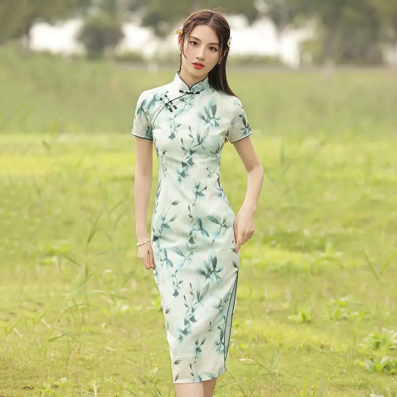 Elegant Cheongsam Slim Chinese Vintage Qipao Daily Dress Women Improved Mini Sexy High Split Green Fresh Cheongsam
Elegant Cheongsam Slim Chinese Vintage Qipao Daily Dress Women Improved Mini Sexy High Split Green Fresh Cheongsam