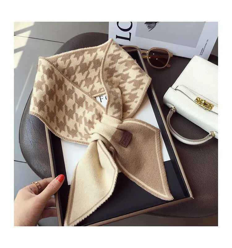 Christmas Gift New Female British Knitted Bib Air Conditioning Neck Guard Shawl Scarf Thickened Warm Couple Scarf Decorative Tie
Christmas Gift New Female British Knitted Bib Air Conditioning Neck Guard Shawl Scarf Thickened Warm Couple Scarf Decorative Tie