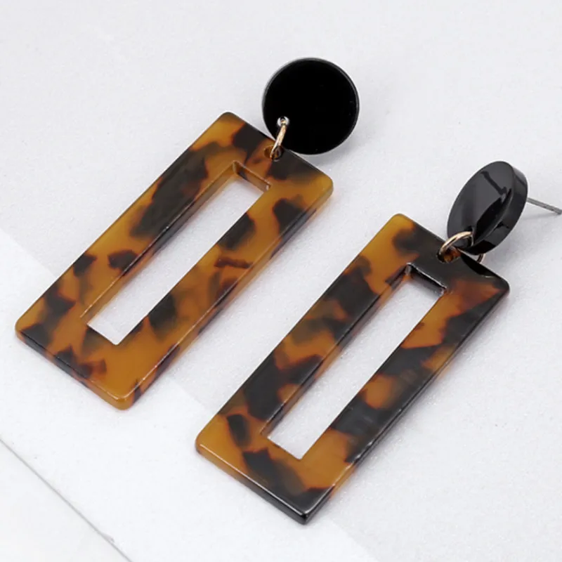 Women Personality Leopard Print Acrylic Geometry Dangle Earrings for Female 2021 Trend Fashion Jewelry
Women Personality Leopard Print Acrylic Geometry Dangle Earrings for Female 2021 Trend Fashion Jewelry