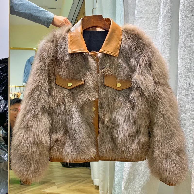 Женская зимняя куртка из натуральной овечьей кожи
Женская зимняя куртка из натуральной овечьей кожи