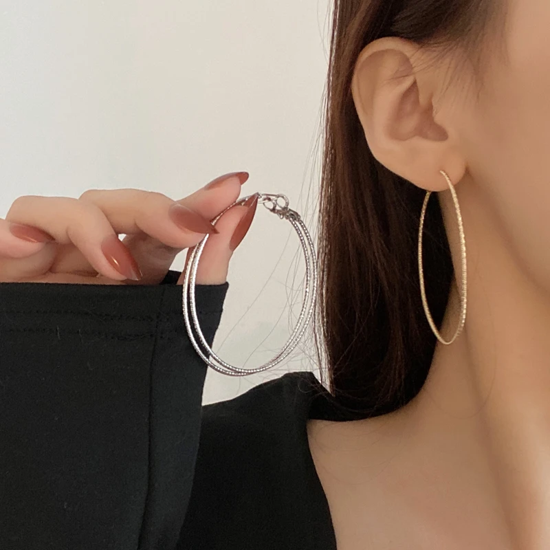 S925 needle Fashion Jewelry Big Hoop Earrings Popular Hot Selling Golden Silvery Color Metal Earrings For Women Accessories
S925 needle Fashion Jewelry Big Hoop Earrings Popular Hot Selling Golden Silvery Color Metal Earrings For Women Accessories