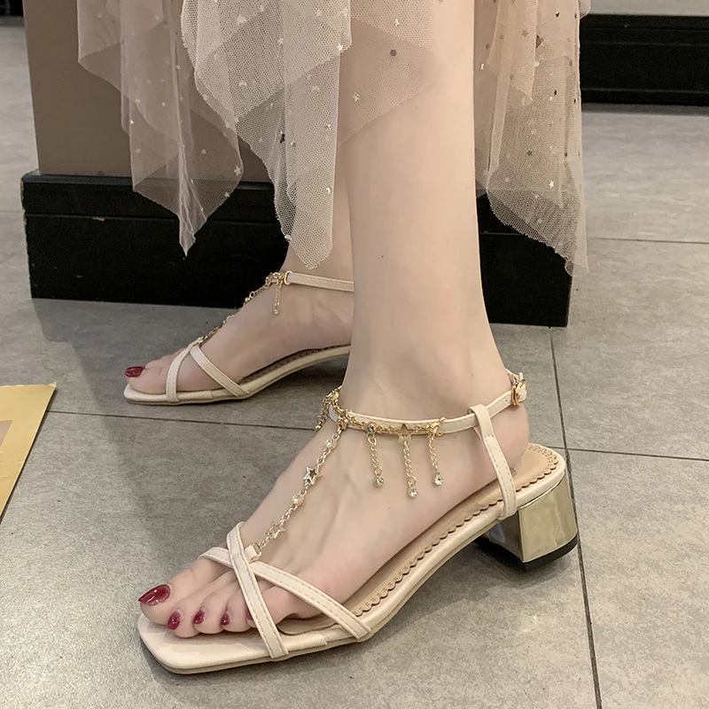 Women's Shoes Cross Strap Sandals 2020 Summer New French Girl Rhinestone Square Head Fashion Net Red Roman Shoes
Women's Shoes Cross Strap Sandals 2020 Summer New French Girl Rhinestone Square Head Fashion Net Red Roman Shoes