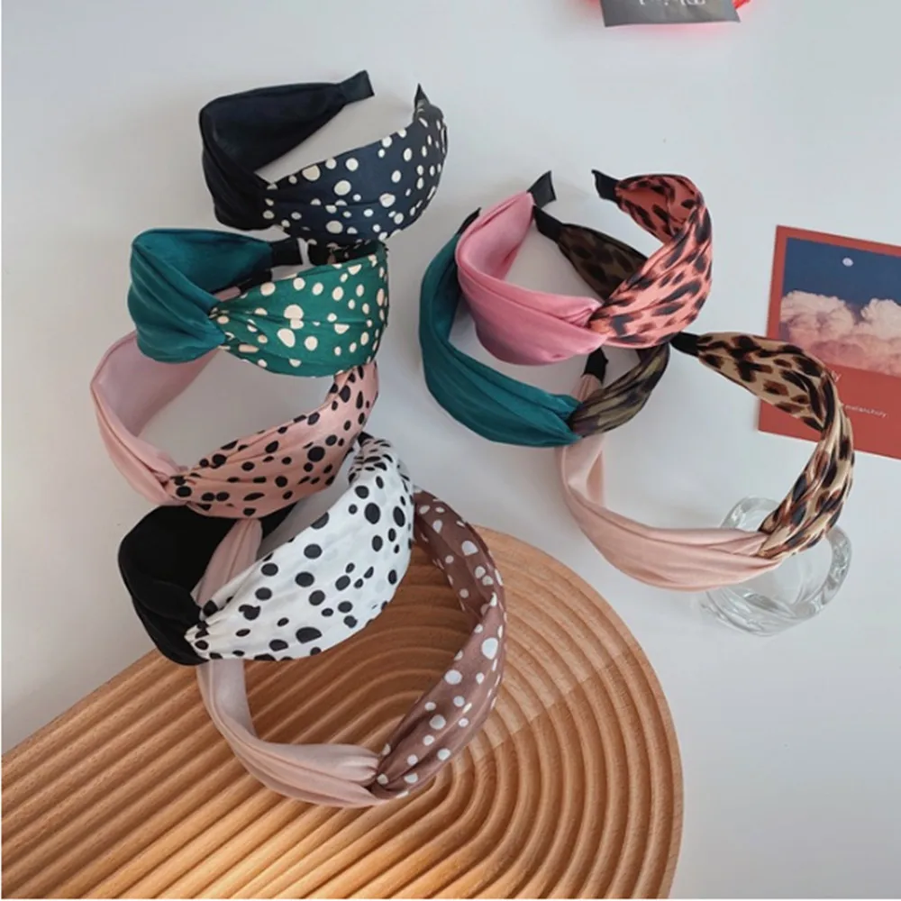 Fashion hair accessories women's leopard print polka dot cross headbands retro contrast color wide brim headband girl hair band
Fashion hair accessories women's leopard print polka dot cross headbands retro contrast color wide brim headband girl hair band