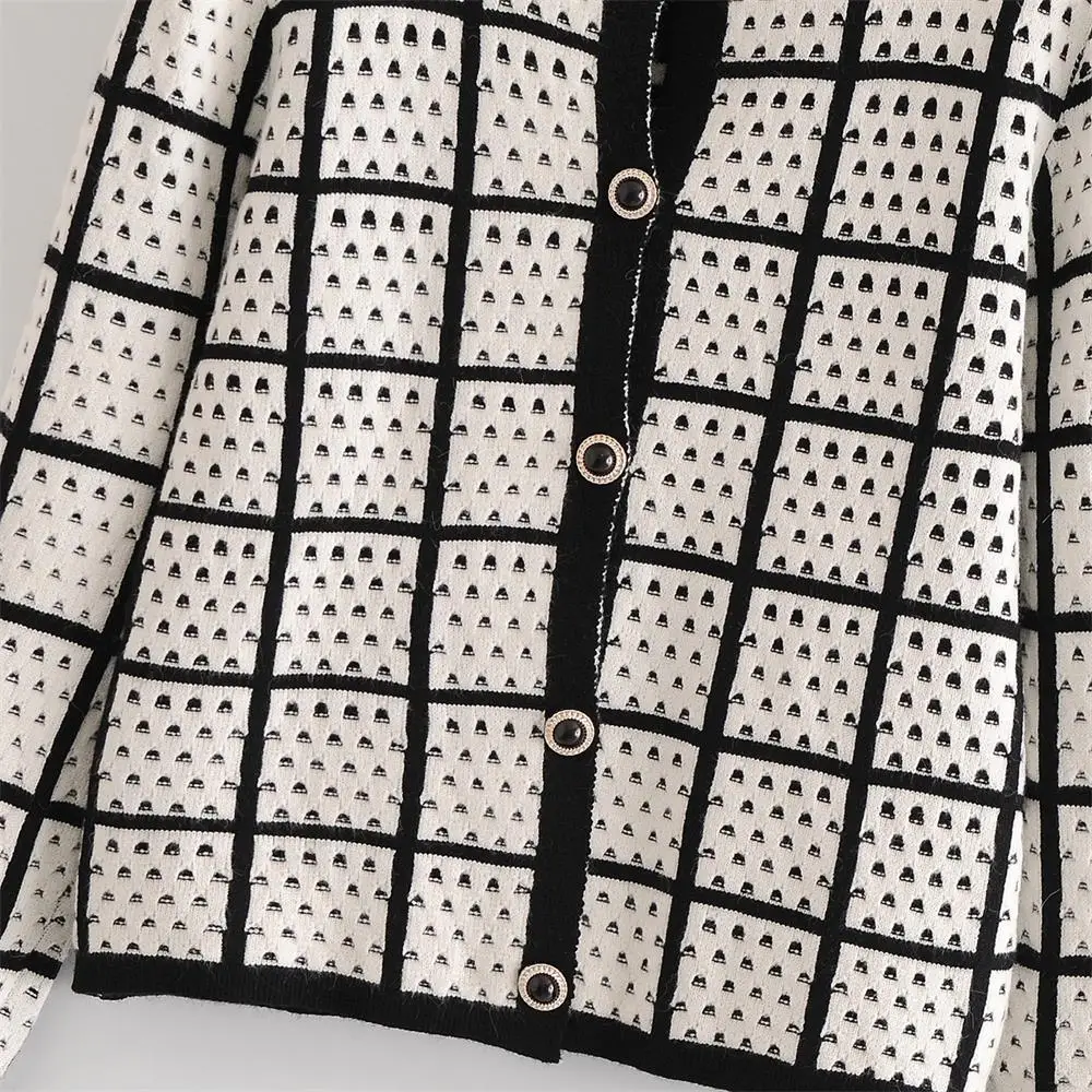 2020 new wool knitted cardigan women's fall/winter commuter loose retro small plaid temperament sweater outside
2020 new wool knitted cardigan women's fall/winter commuter loose retro small plaid temperament sweater outside