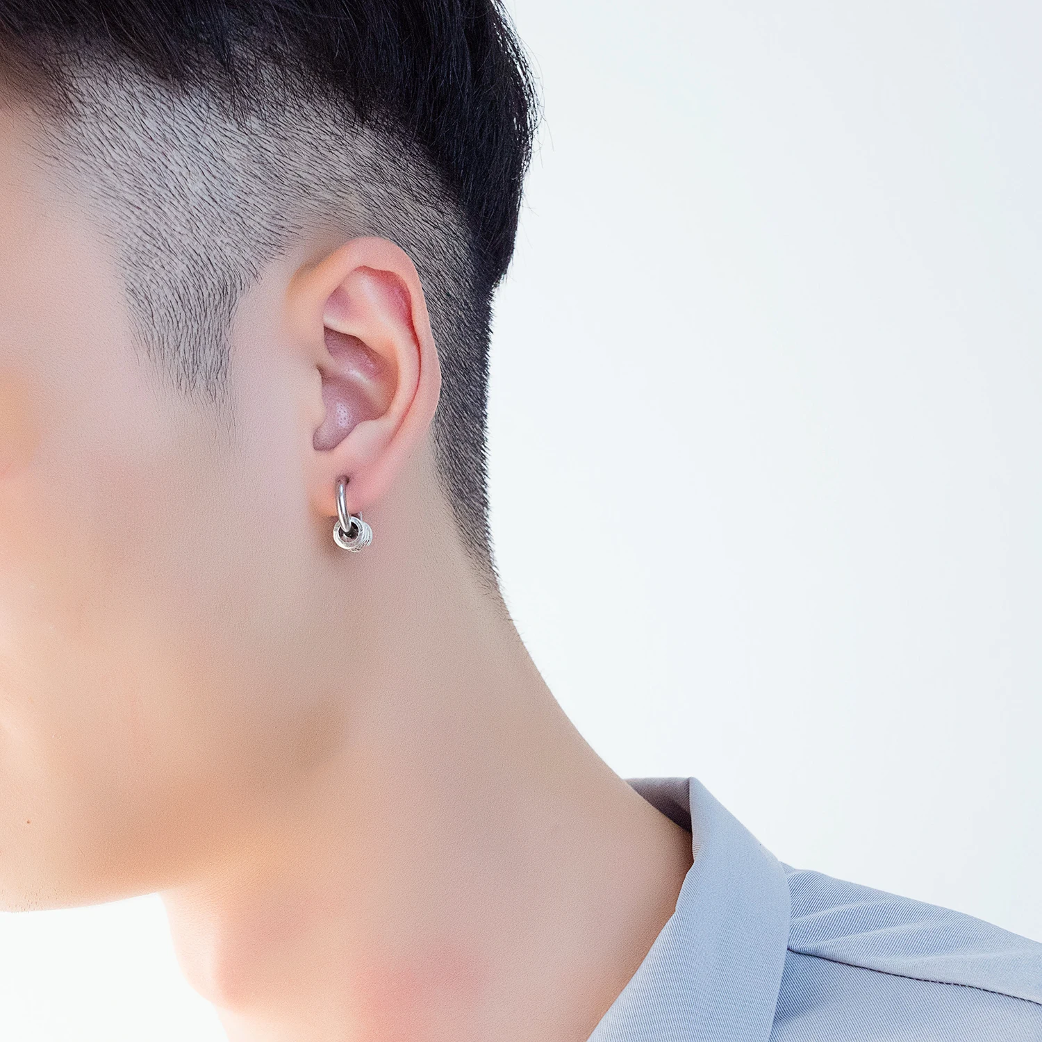 Retro Punk Fashion Men's Round Circle Stud Earrings Personalized Hipster Rock Jewelry Stainless Steel Earrings For Men
Retro Punk Fashion Men's Round Circle Stud Earrings Personalized Hipster Rock Jewelry Stainless Steel Earrings For Men