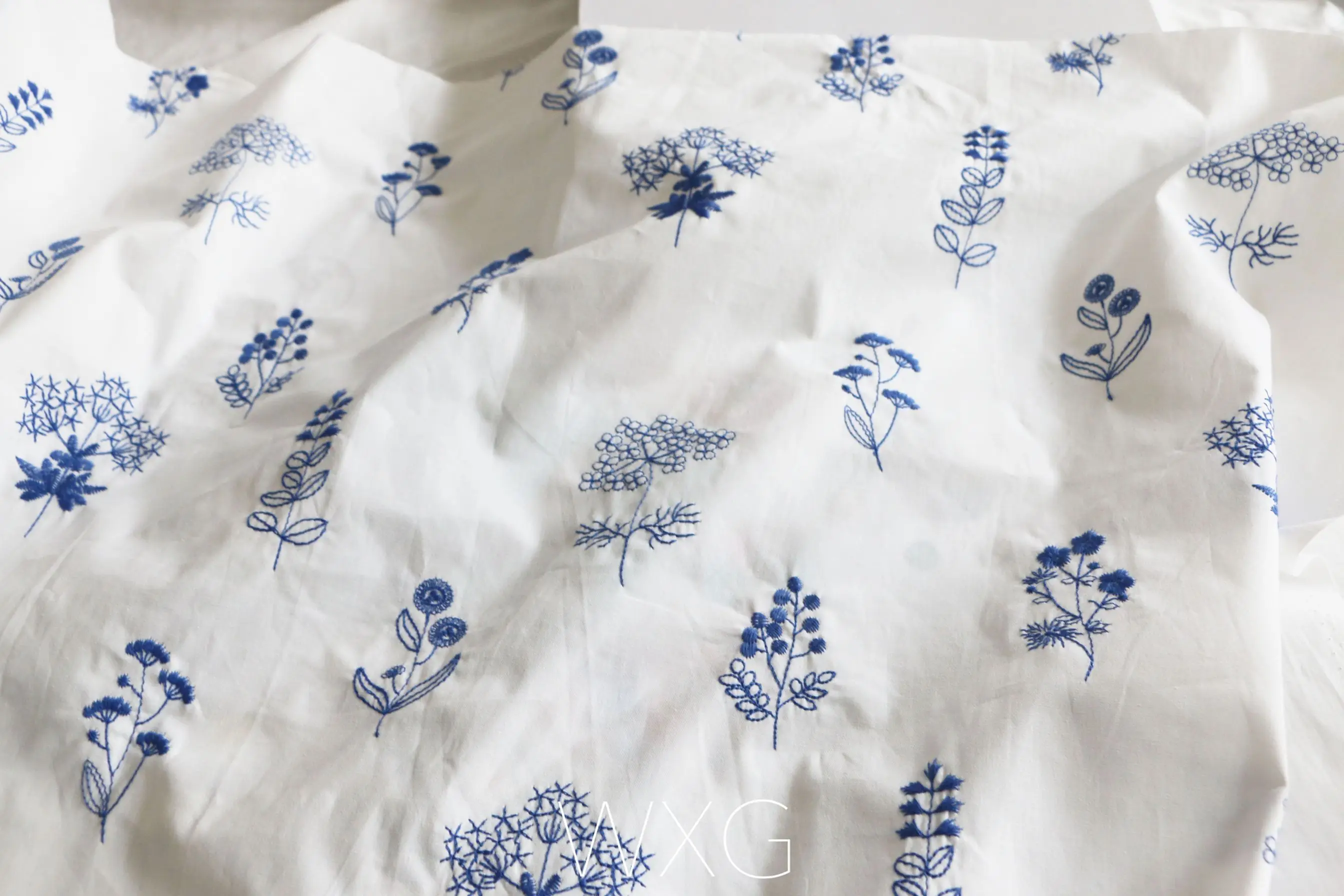Japanese Fresh White Background with Blue Print Blue Plant Exquisite Embroidery Pure Cotton Embroidered Shirt Dress DIY Fabric
Japanese Fresh White Background with Blue Print Blue Plant Exquisite Embroidery Pure Cotton Embroidered Shirt Dress DIY Fabric