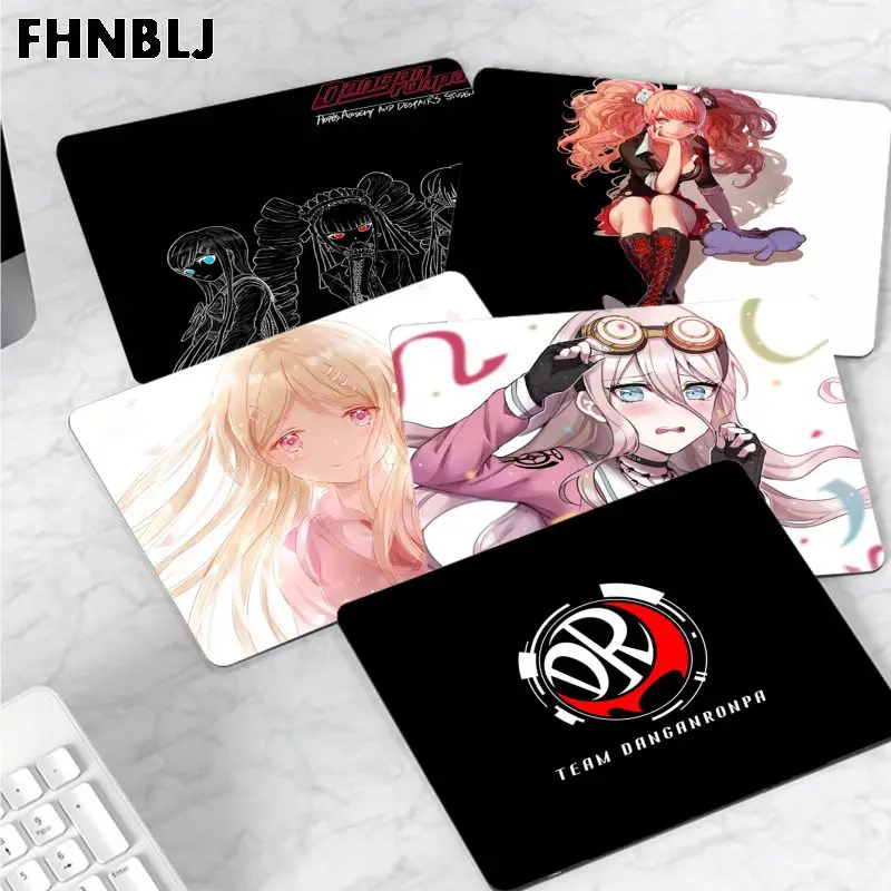 FHNBLJ горячие продажи Аниме игра Danganronpa V3 DIY дизайн игровой с узором коврик для мыши Лидер продаж оптовая продажа игровой коврик для мыши
FHNBLJ горячие продажи Аниме игра Danganronpa V3 DIY дизайн игровой с узором коврик для мыши Лидер продаж оптовая продажа игровой коврик для мыши