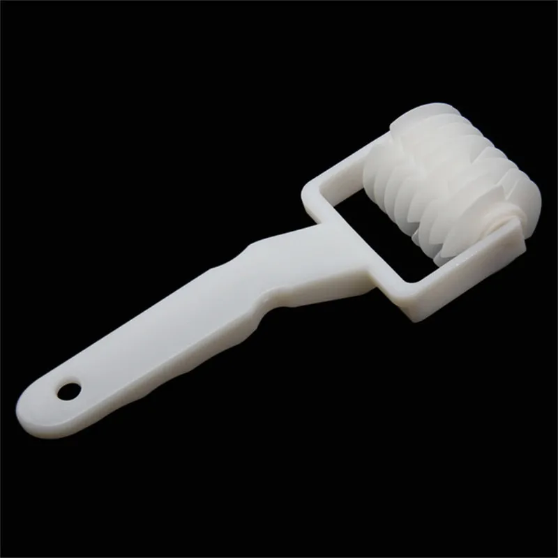 1Pc Bread Pizza Cookie Pastry Plastic Roller Knife Maker Mold Cutter Embossing Dough Roller Lattice Cutter Kitchen Baking Tools
1Pc Bread Pizza Cookie Pastry Plastic Roller Knife Maker Mold Cutter Embossing Dough Roller Lattice Cutter Kitchen Baking Tools