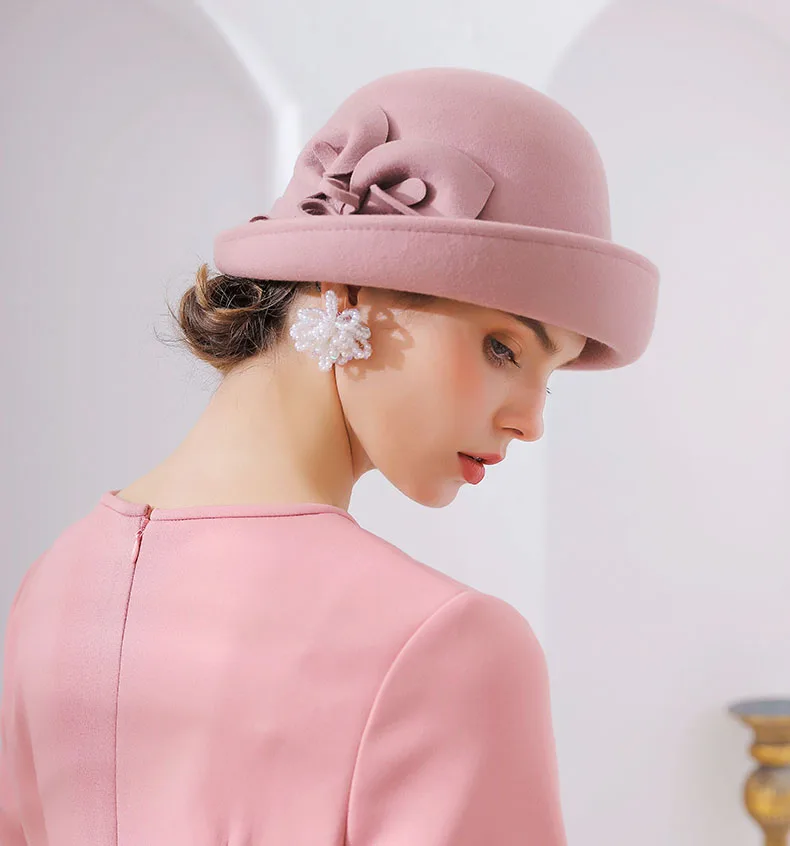 100% Wool Felt Flanging Floral Wool Felt Fedoras Women's Autumn Winter Cloche Hats Elegant Banquet Fedora Hat
100% Wool Felt Flanging Floral Wool Felt Fedoras Women's Autumn Winter Cloche Hats Elegant Banquet Fedora Hat