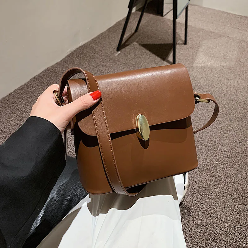 bag 2021 new joker leisure female bag shoulder inclined shoulder bag alar bag lock small bag restoring ancient ways
bag 2021 new joker leisure female bag shoulder inclined shoulder bag alar bag lock small bag restoring ancient ways