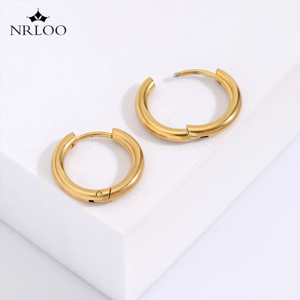 New Simple Ladies Ear Buckle Stainless Steel Temperament Female Earrings Jewelry Golden Titanium Steel Smooth Earrings Jewelry
New Simple Ladies Ear Buckle Stainless Steel Temperament Female Earrings Jewelry Golden Titanium Steel Smooth Earrings Jewelry