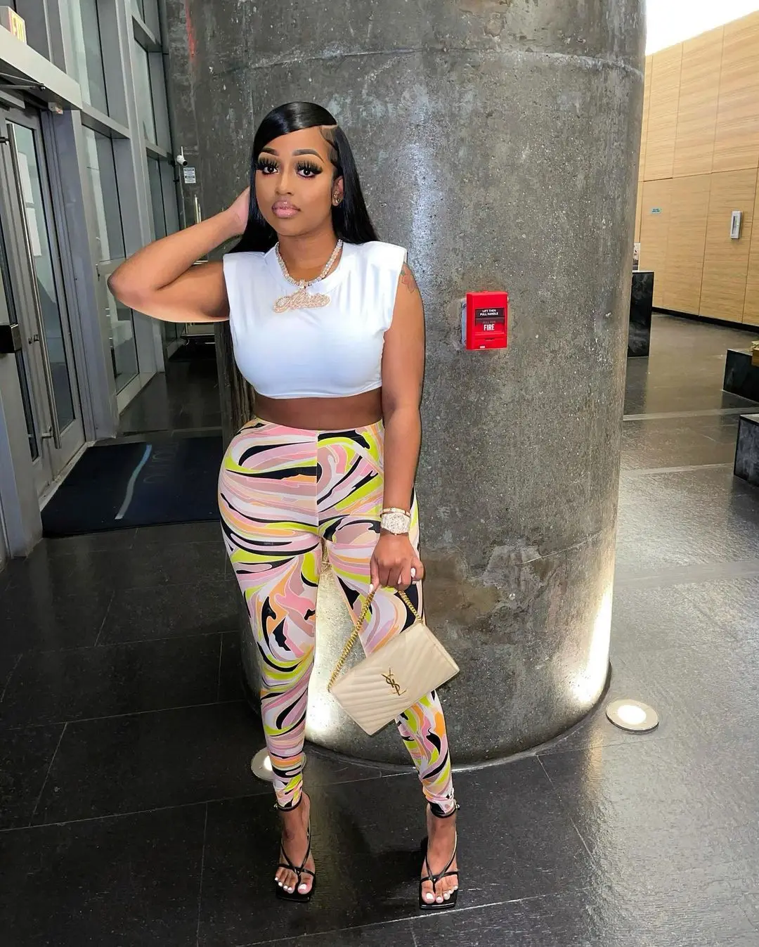 Women Fashion 2 Pcs Clothes Set, Round Neck Sleeveless Crop Tops + Abstract Print Pencil Pant Suits
Women Fashion 2 Pcs Clothes Set, Round Neck Sleeveless Crop Tops + Abstract Print Pencil Pant Suits