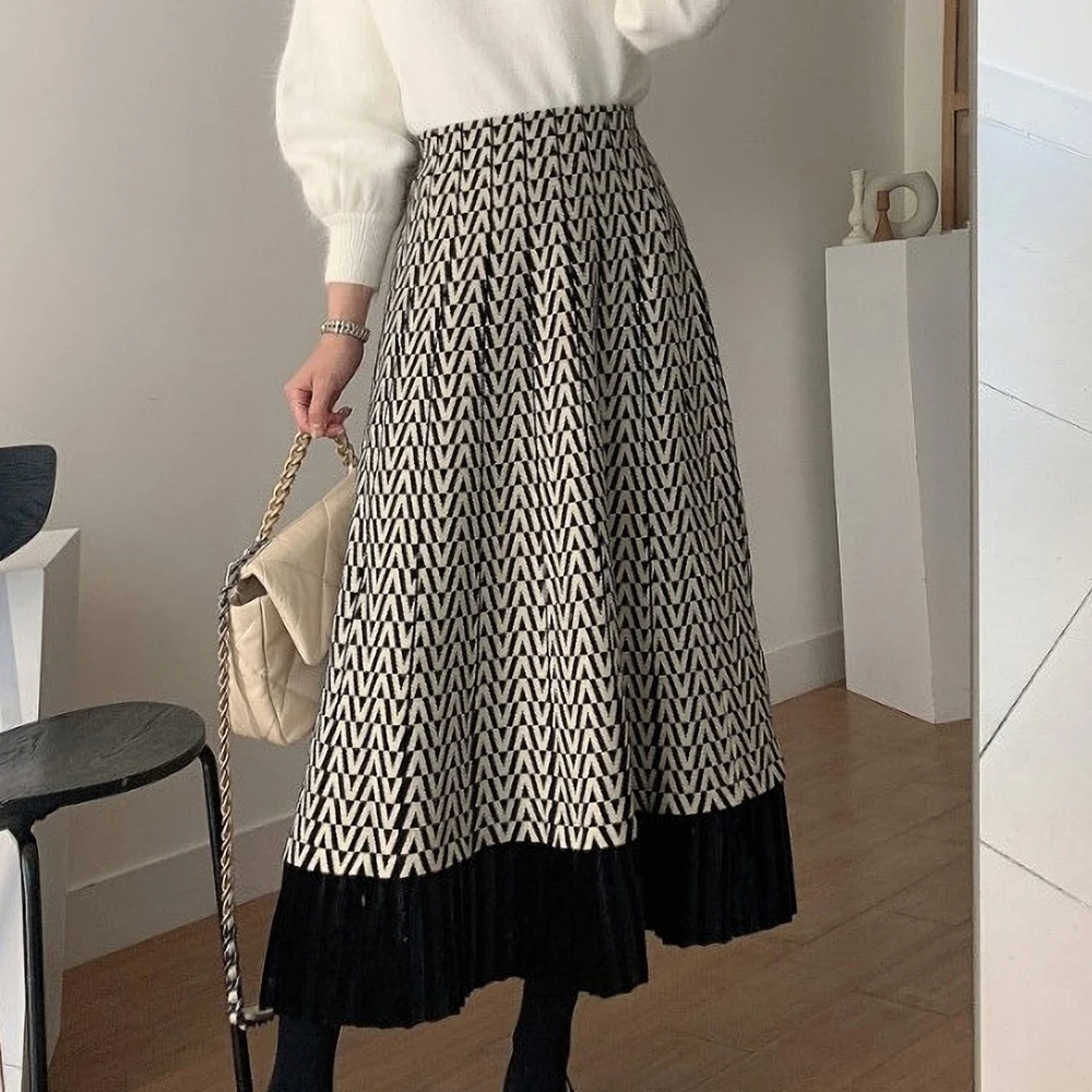 Elegant Women Patchwork Pleated Knitted Skirts Female 2021 Autumn Winter A-Line High Waist Vintage Korean Casual Mid Skirt E110
Elegant Women Patchwork Pleated Knitted Skirts Female 2021 Autumn Winter A-Line High Waist Vintage Korean Casual Mid Skirt E110