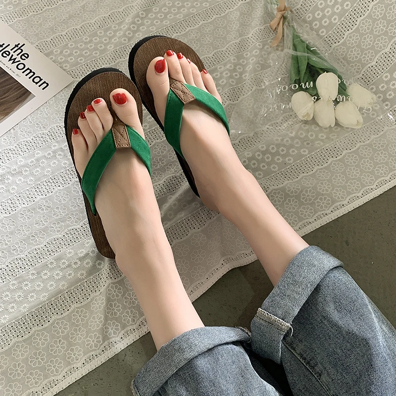 Women Beach Flip Flop Summer Retro Rome Style Thick Bottom Slippers Ladies Casual Wood Texture Vacation Platform Slides Shoes 
Women Beach Flip Flop Summer Retro Rome Style Thick Bottom Slippers Ladies Casual Wood Texture Vacation Platform Slides Shoes