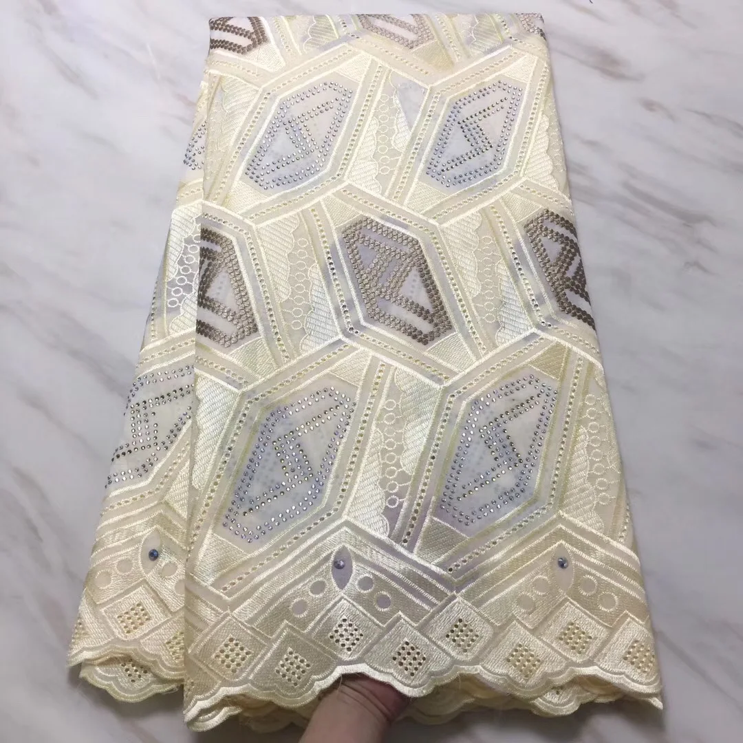 African Lace Fabric 2018 High Quality African Velvet Lace With Sequin Gold Lace Applique African Dresses For Women 
African Lace Fabric 2018 High Quality African Velvet Lace With Sequin Gold Lace Applique African Dresses For Women