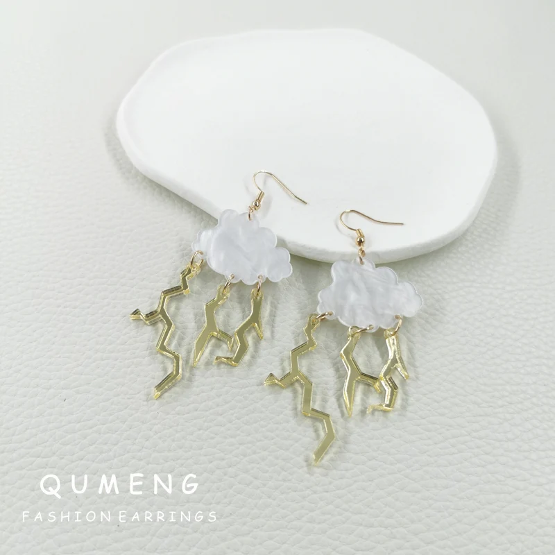 QUMENG, белые облака, Золотая зеркальная поверхность, вспышка, женское творчество, личность, интересные модные украшения
QUMENG, белые облака, Золотая зеркальная поверхность, вспышка, женское творчество, личность, интересные модные украшения