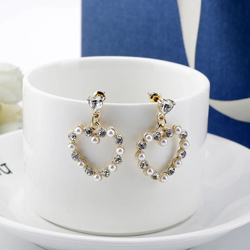 Fashion Gold Color Love Heart Drop Earrings for Women Korean Style Pearl Dangle Earrings Fashion Party Wedding Jewelry
Fashion Gold Color Love Heart Drop Earrings for Women Korean Style Pearl Dangle Earrings Fashion Party Wedding Jewelry