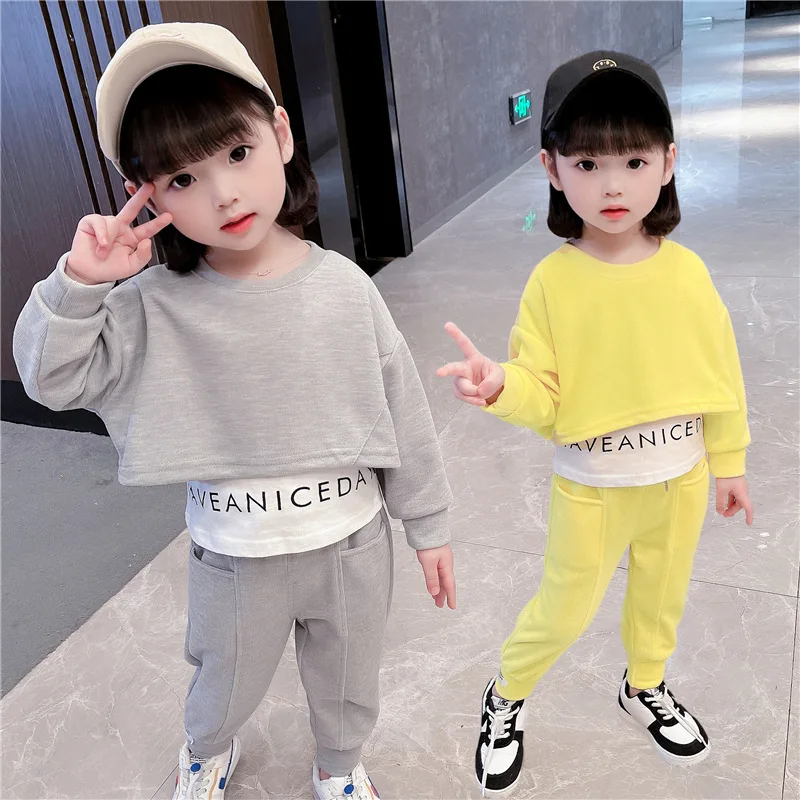 Girls' autumn suits, new children's western style, spring and autumn models, fashionable children's two-piece suits
Girls' autumn suits, new children's western style, spring and autumn models, fashionable children's two-piece suits