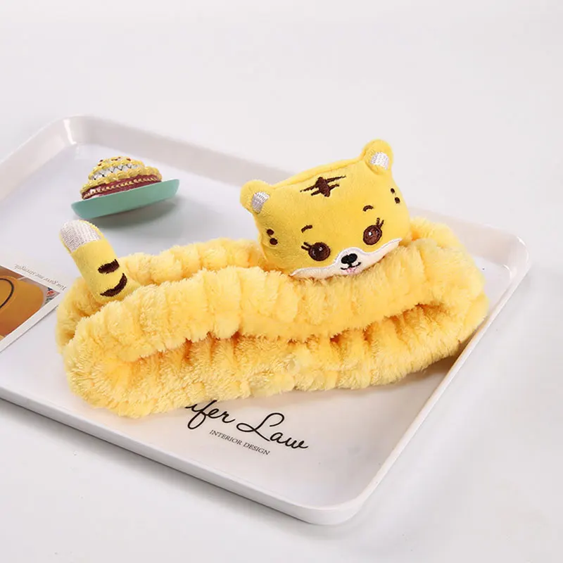 Cute Tiger Coral Fleece Headbands Girls Winter Carton Animals Hair Band Women Face Washing Makeup Turban Hair Accessories 
Cute Tiger Coral Fleece Headbands Girls Winter Carton Animals Hair Band Women Face Washing Makeup Turban Hair Accessories