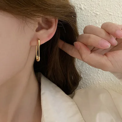 New paper clip earrings creative trend men and women wear earrings fashion DIY small pin ear buckle ins wind jewelry
New paper clip earrings creative trend men and women wear earrings fashion DIY small pin ear buckle ins wind jewelry