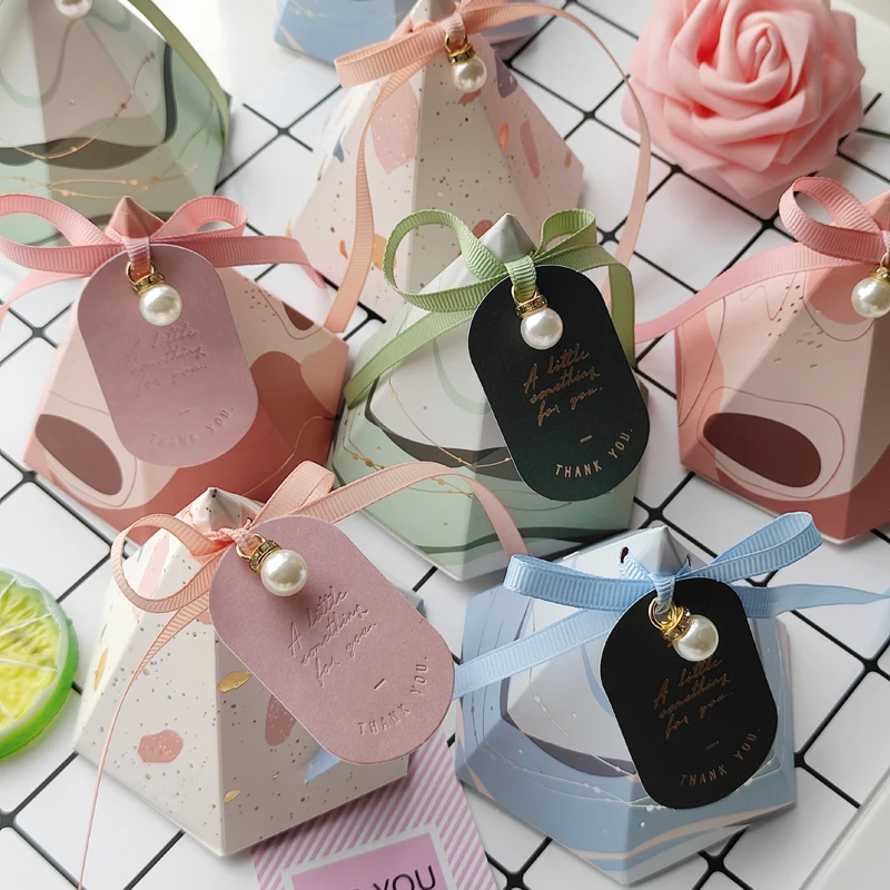 20PCS 2021 New Gift Wedding Custom Favors Chocolate White Paper Pyramid Shape Pink Boxes Packaging Baby Shower Candy Boxes
20PCS 2021 New Gift Wedding Custom Favors Chocolate White Paper Pyramid Shape Pink Boxes Packaging Baby Shower Candy Boxes