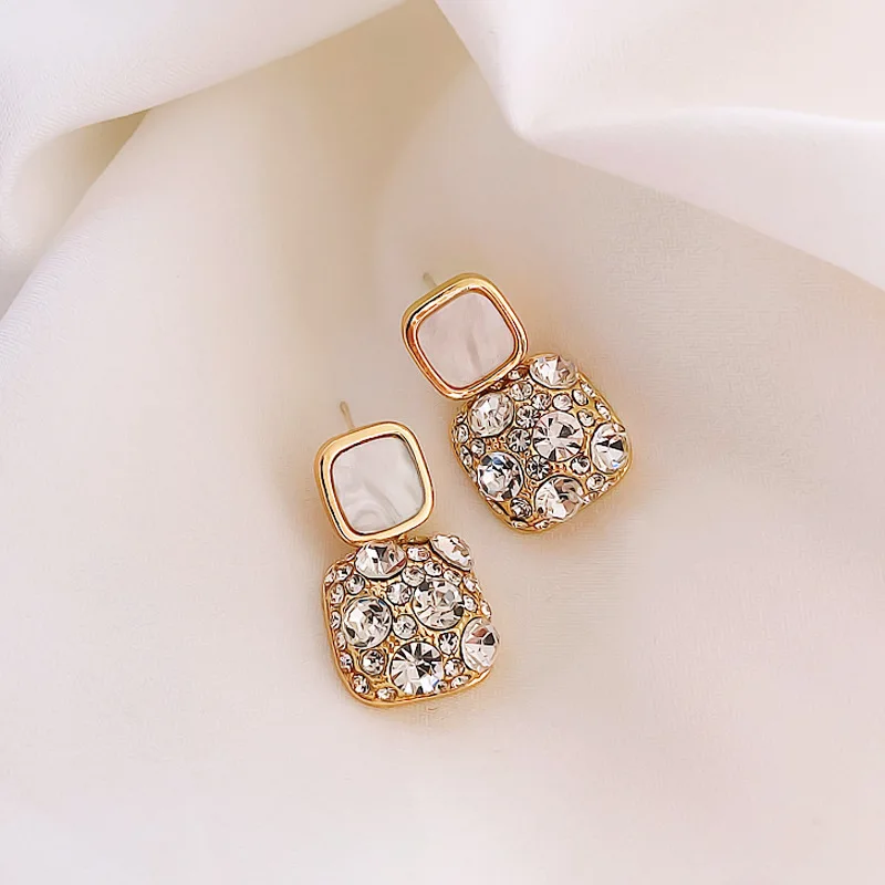Square Drop Earrings for Women Fashion Jewelry White Earrings Shiny Dazzling Luxury Party Accessories Geometry Dangle Earrings
Square Drop Earrings for Women Fashion Jewelry White Earrings Shiny Dazzling Luxury Party Accessories Geometry Dangle Earrings