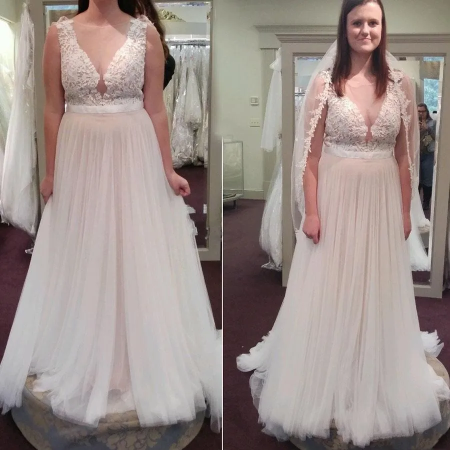 Beautiful A-Line Lace Wedding Dresses Cheap Tulle Bridal Gowns Custom Made 2019 Sheer V-Neck See Through Back Plus Size
Beautiful A-Line Lace Wedding Dresses Cheap Tulle Bridal Gowns Custom Made 2019 Sheer V-Neck See Through Back Plus Size