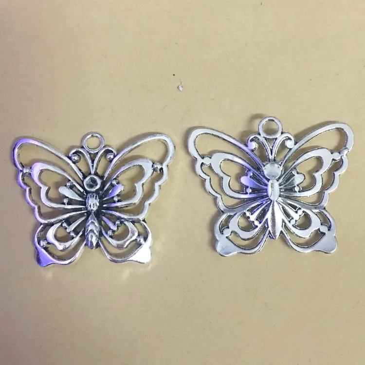 2pieces/lot 39*47*6mm Antique silver color Metal Hollow Butterfly Charms Insect Pendant Key chain DIY handmade jewelry making
2pieces/lot 39*47*6mm Antique silver color Metal Hollow Butterfly Charms Insect Pendant Key chain DIY handmade jewelry making
