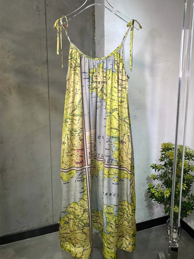 Free shipping printed map loose sleeveless suspenders dress ladies summer new style with small shawl two-piece suit personality
Free shipping printed map loose sleeveless suspenders dress ladies summer new style with small shawl two-piece suit personality
