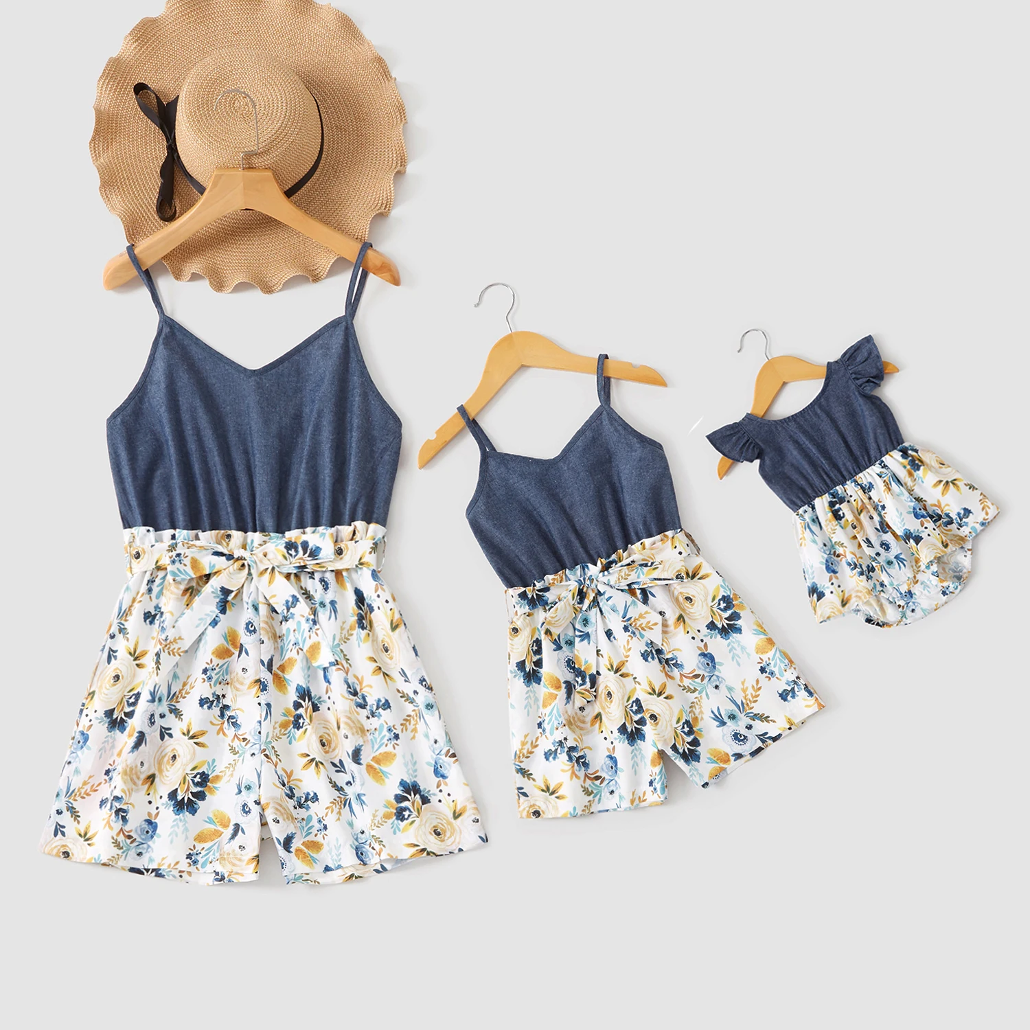 PatPat 2021 New Summer Denim Sling Floral Splice Print Rompers for Mom and Me for Sleeveless Romper Clothes
PatPat 2021 New Summer Denim Sling Floral Splice Print Rompers for Mom and Me for Sleeveless Romper Clothes