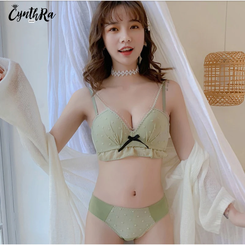 Бюстгальтер женский кружевной без косточек с чашками пуш-ап
Бюстгальтер женский кружевной без косточек с чашками пуш-ап